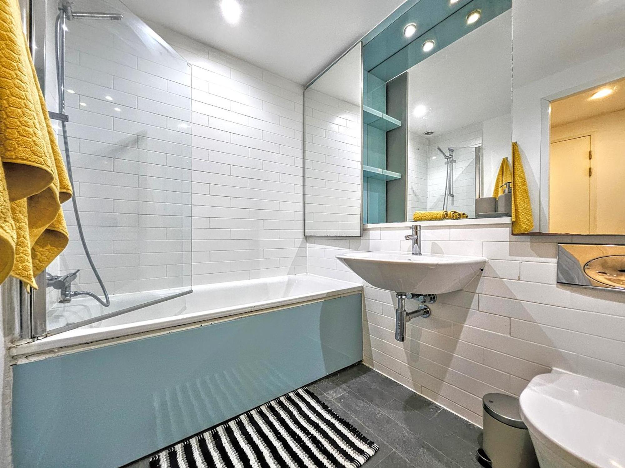 City Waterside, Old Street, Angel, Entire Private Apartment Лондон Екстер'єр фото
